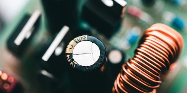 碳化硅器件普及下，车规电感的高频噪声抑制技术路径